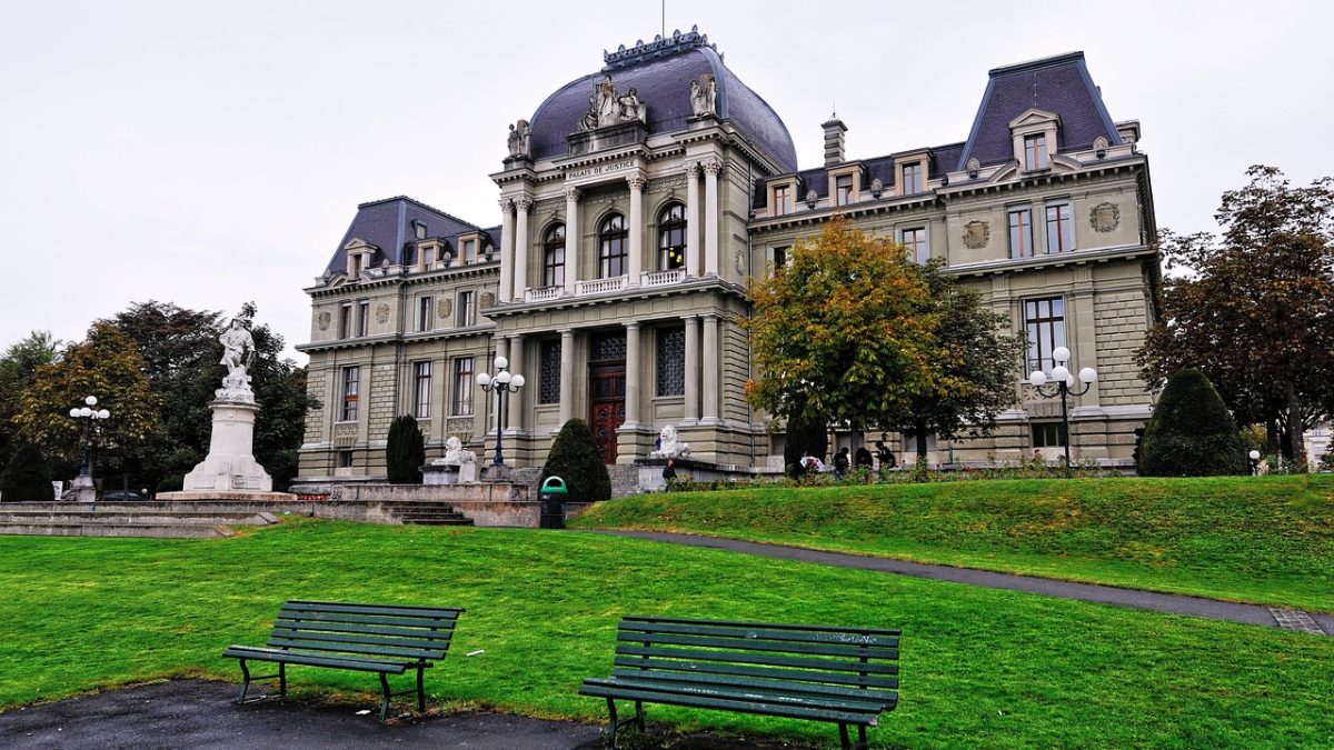 Sześciu nowych sędziów TK złożyło przysięgę. Ich pensje robią wrażenie!