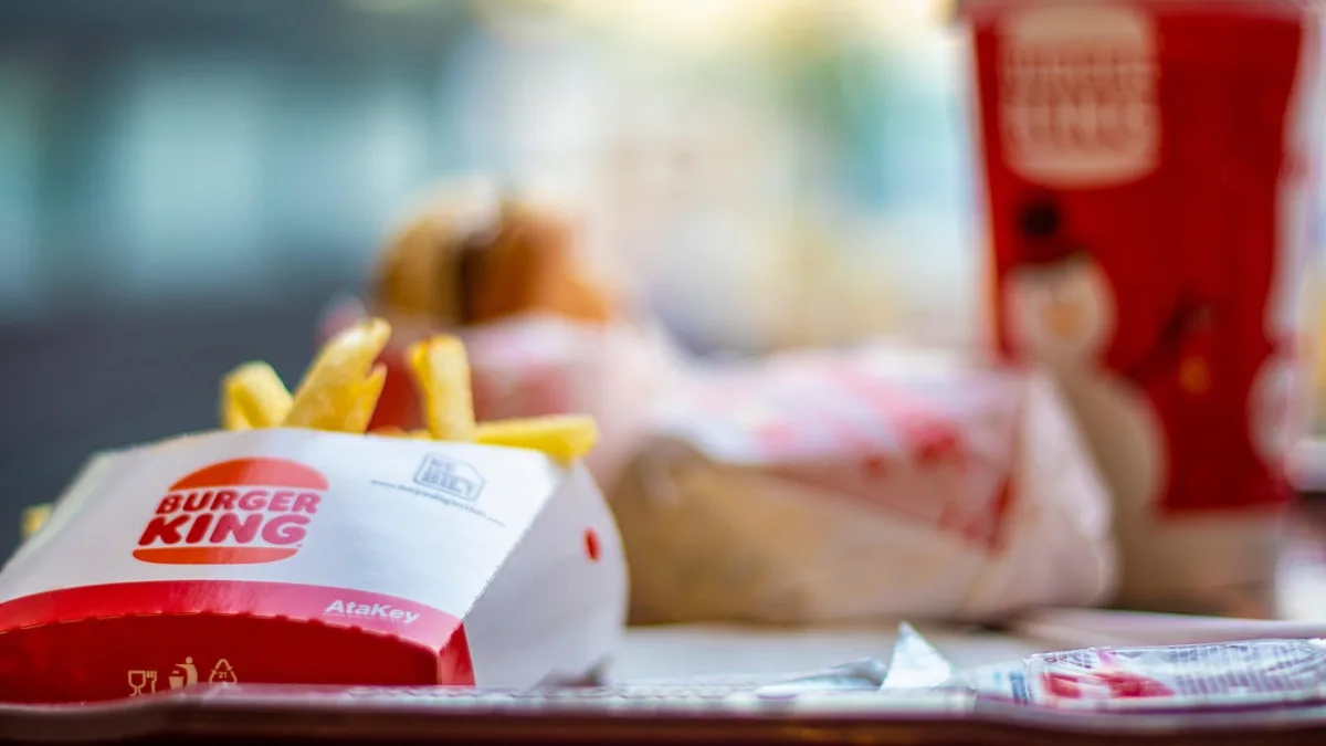 Burgery i kurczaki na giełdzie! Rex Concepts szykuje duże IPO i gigantyczną ekspansję