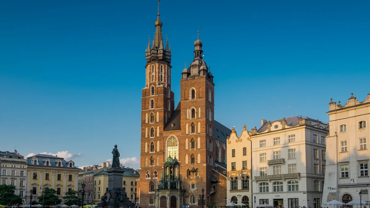 Praca w Wielkanoc 2026: Kiedy musisz pracować, a kiedy przysługuje 100% dodatku?