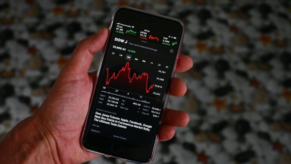 Wall Street bije rekordy! Co napędza tę hossę?