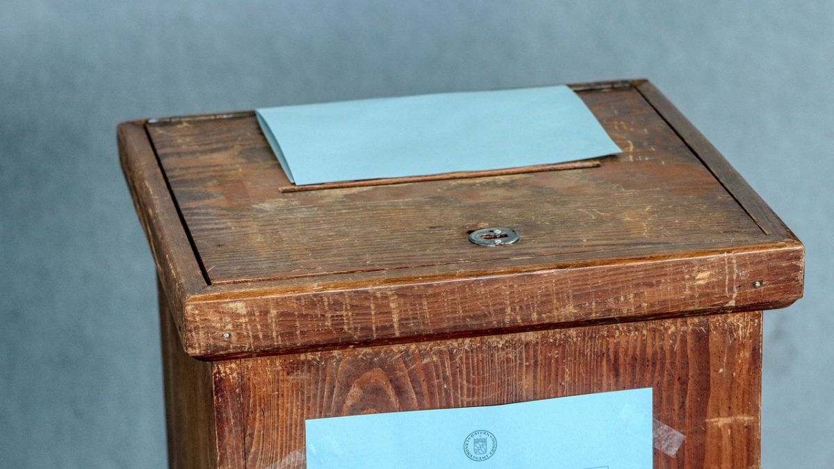 Prezydent Nawrocki stawia Polaków przed wyborem. Kontrowersyjne referendum klimatyczne już w Senacie