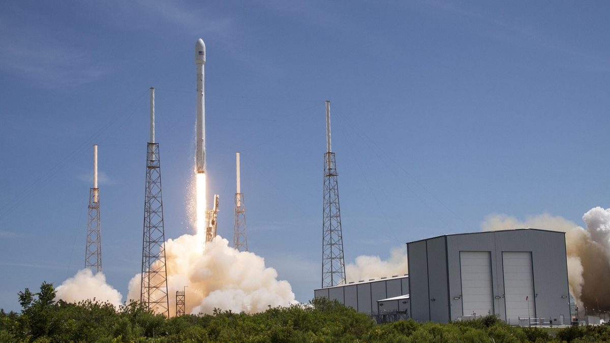SpaceX i OpenAI szykują się do giełdy: Kto pierwszy zadebiutuje?