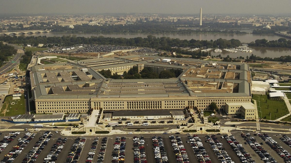 Pentagon załatwia sobie sztuczną inteligencję. Oto giganty technologiczne, które już współpracują