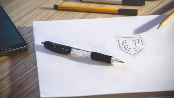 Arctic Paper leci na łeb. Analitycy tną cele, a zarząd ostrzega o walce o przetrwanie
