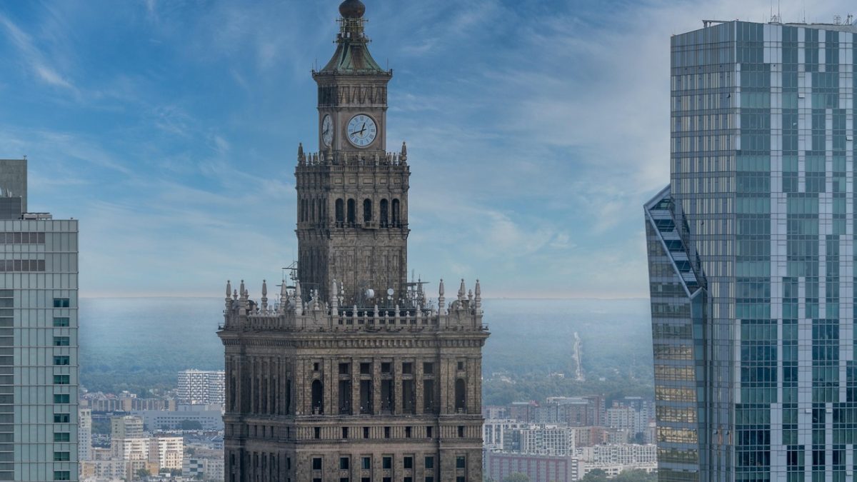 Rekordowy popyt na kredyty hipoteczne przeciąża banki. Czas oczekiwania na decyzję podwoił się do 30 dni