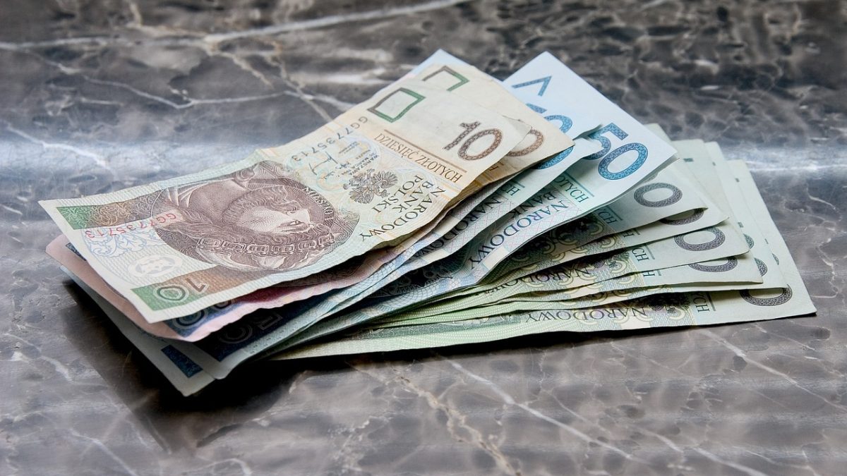 Lato pełne wykupów obligacji. Rząd kusi Polaków zamianą – czy to się opłaca?