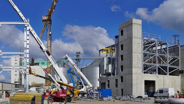 Polski elektryk bez Izery: Foxconn ma postawić fabrykę w Jaworznie. Znamy daty