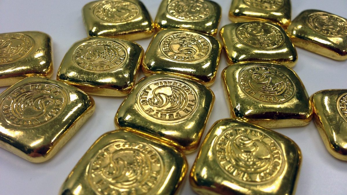 Rosja wyprzedaje złoto już szósty miesiąc z rzędu. Rezerwy spadły poniżej 300 mld USD