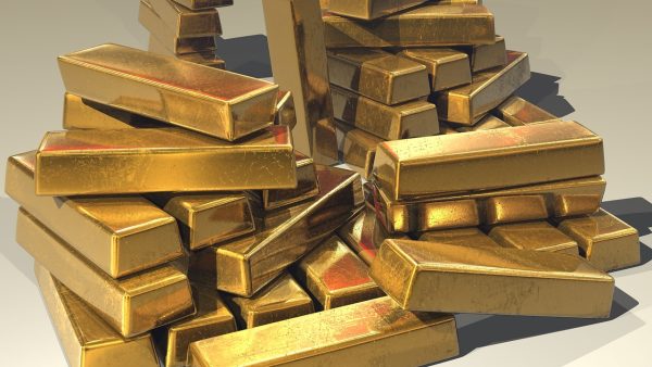 „Drukują fałszywe dolary”. Kiyosaki ostrzega: to oszczędzający będą największymi przegranymi