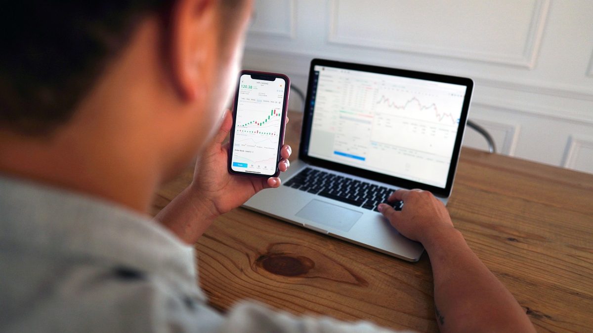 S&P 500: 8000 pkt czy korekta? Dwie prognozy i sygnał z wykresu