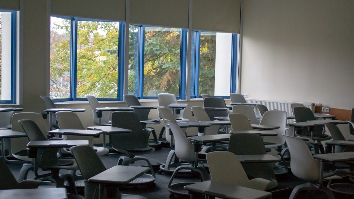 Co drugi student mieszka u rodziny. Za resztę często płacą rodzice