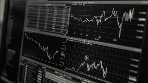 GPW w ogniu: PGF w górę o 140%, Text w dół, Cognor tanieje mimo rekordowych wyników