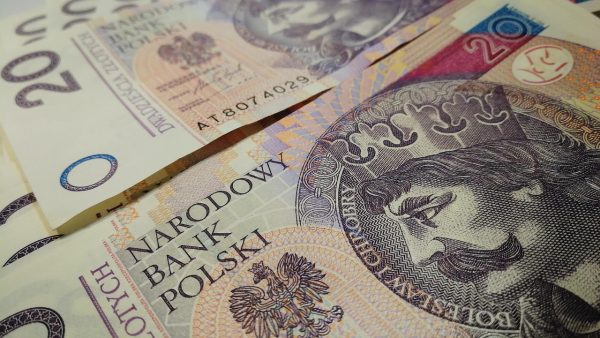 Z rynku pracy zniknie 2,1 mln osób. Firmy wciąż odsiewają doświadczonych 50+