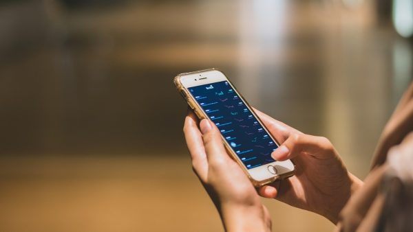 Dwa prospekty w KNF. SmartLunch i Ponar celują w debiut na GPW