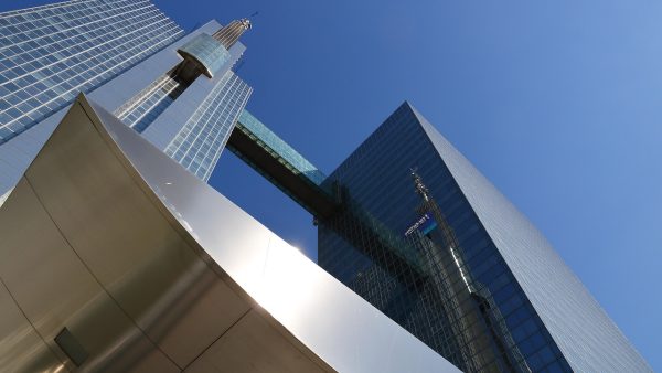 Bruksela przelewa Ukrainie 2,9 mld euro. W pakiecie pierwsza pożyczka na zbrojenia