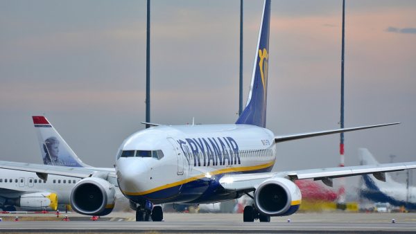 Ryanair zamyka bazę w Berlinie i tnie w Belgii. W Polsce rekordowa ekspansja