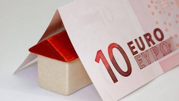 Jedno wyjście do restauracji mniej. Prawie 100 tys. zł oszczędności na kredycie